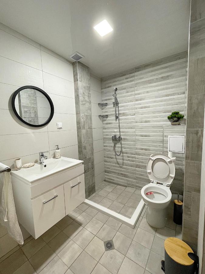 Fenix 2 Bedroom Apartment Varna Center Exterior photo